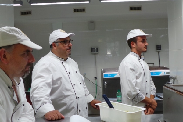 20120107-083218FB367CA0-6E1A-5A00-1556-6B41DCE3D7E6.jpg