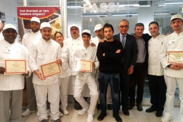 ateno-del-gelato-corso-gelateria-0961724F41-22C2-513D-D96E-FFA83E87597C.jpg